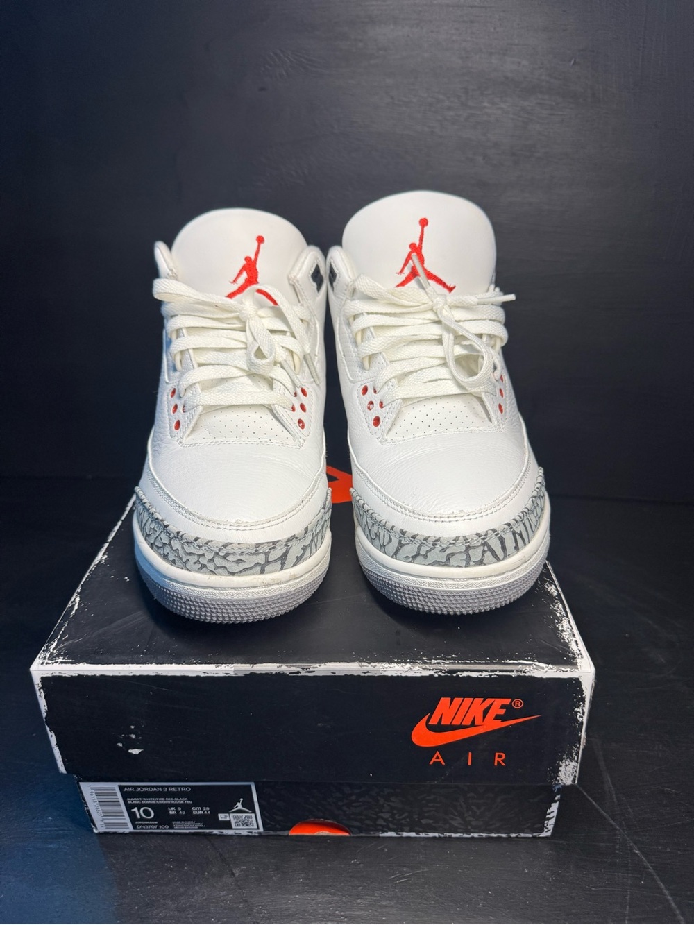 Classic Jordan 3 Men’s Leather Basketball Sneakers with Grey Elephant Print - Picture 4 of 5